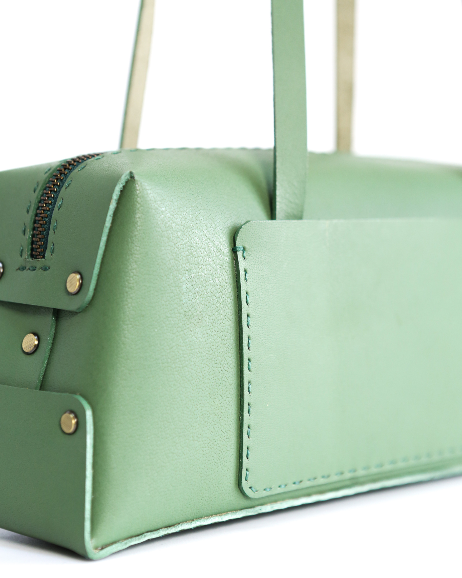 Caja East-West Sage Green